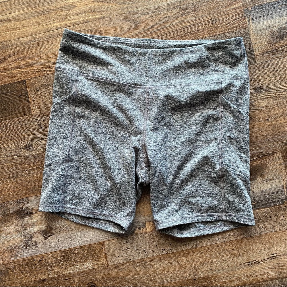 Zobha Bike Shorts Gray Heather with Pockets